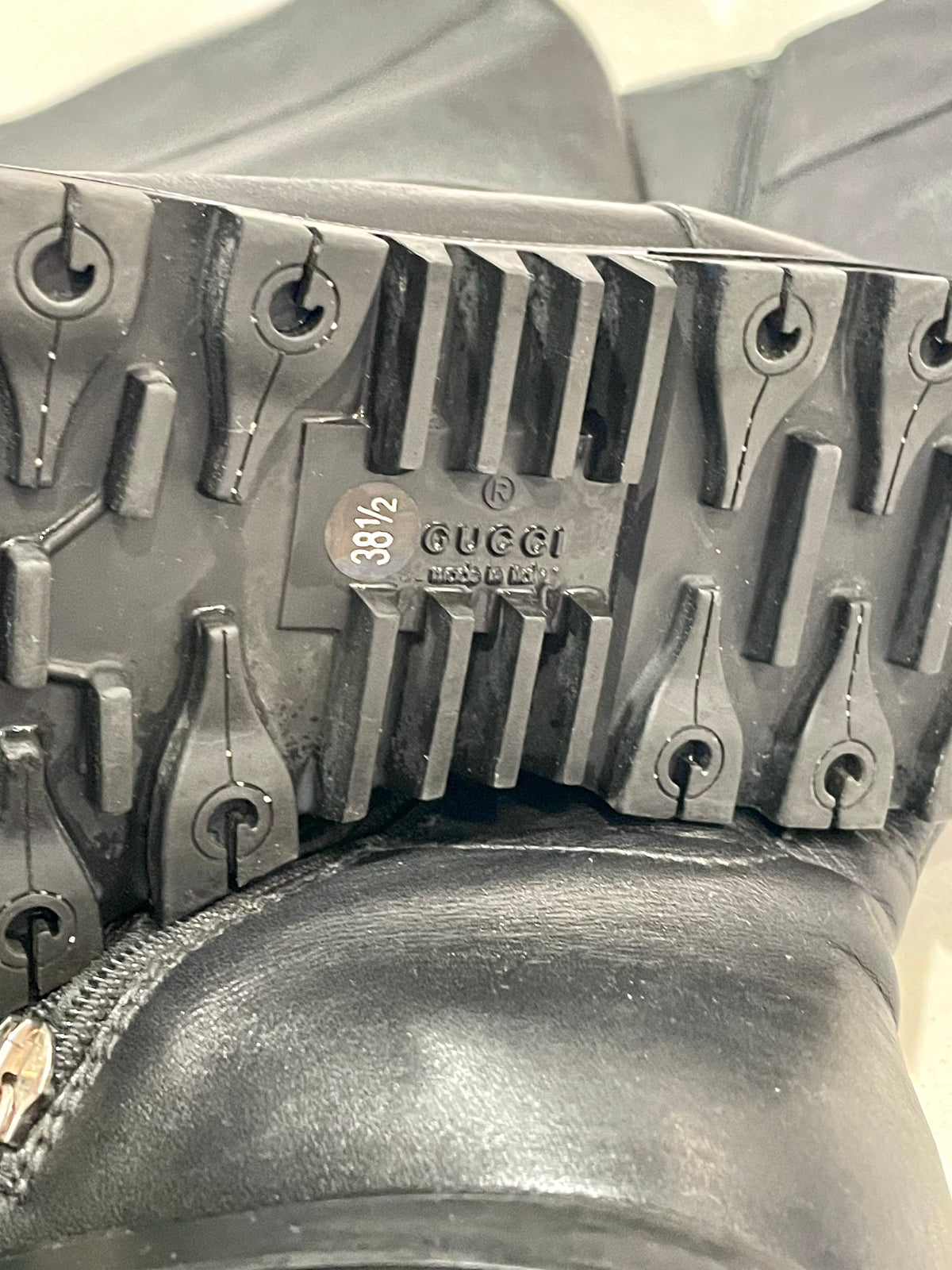 Gucci Black Leather High Boots with Signature Brand’s Ribbon